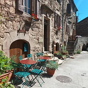 The Tavern Couette-café